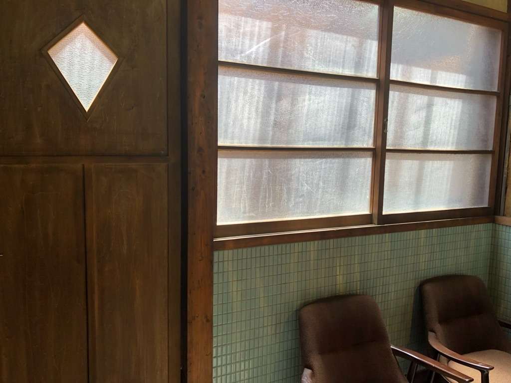 レトロデザインの王道「菱形」の意味を考える